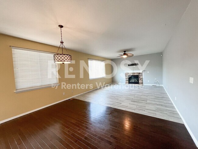 Building Photo - 25104 E Pinewood Pl