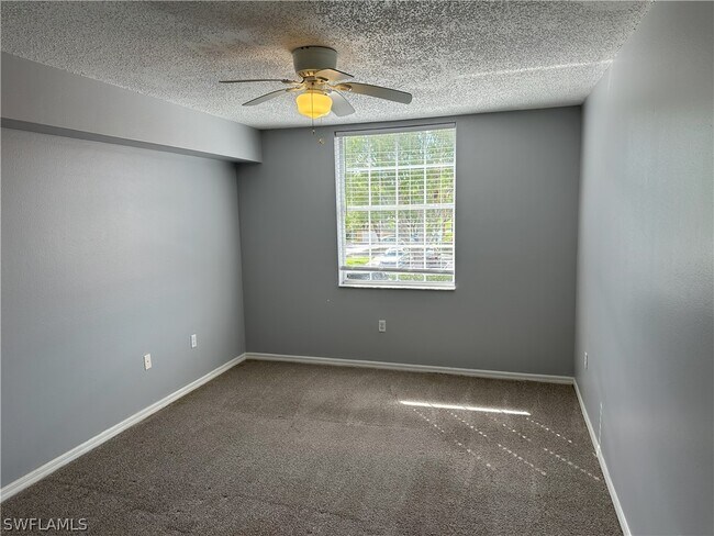 Building Photo - 8735 River Homes Lane