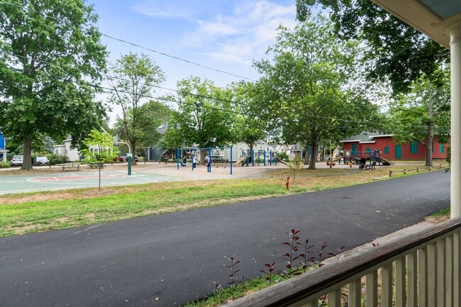 Building Photo - New England Style Farm House for RENT in P...