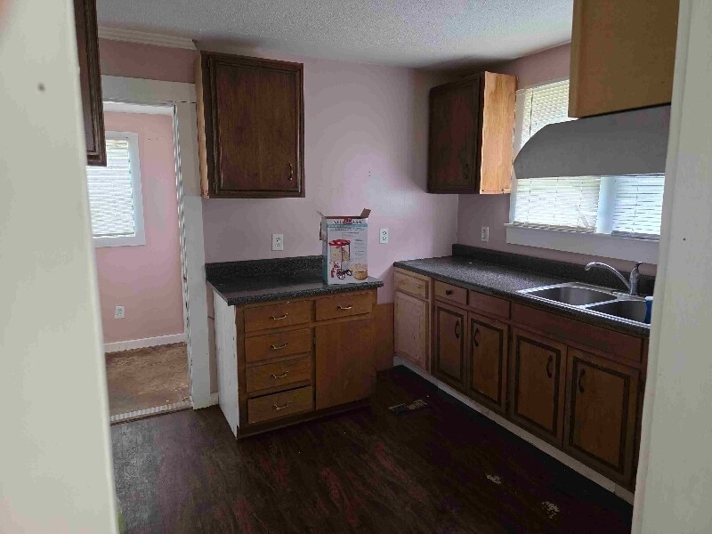 Building Photo - 500 Cathcart Dr