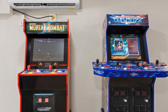 Building Photo - 5747 N 48th Ln