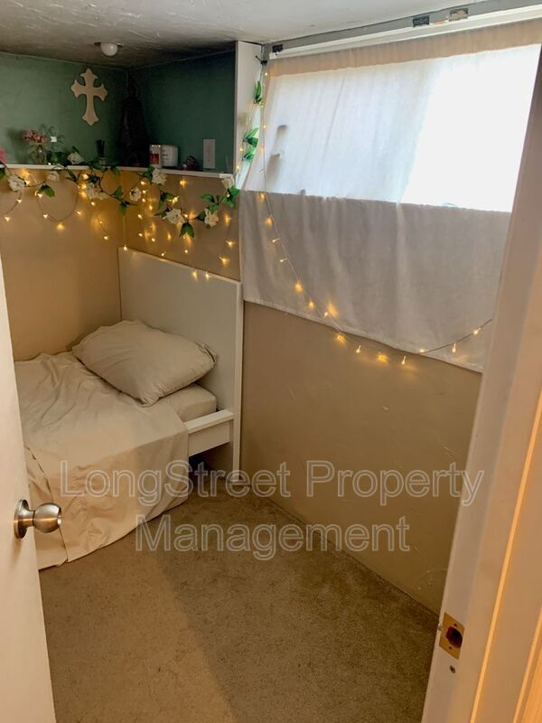 Building Photo - 227 NW 23rd St