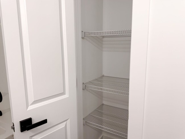 Building Photo - 303 R C Thompson Rd