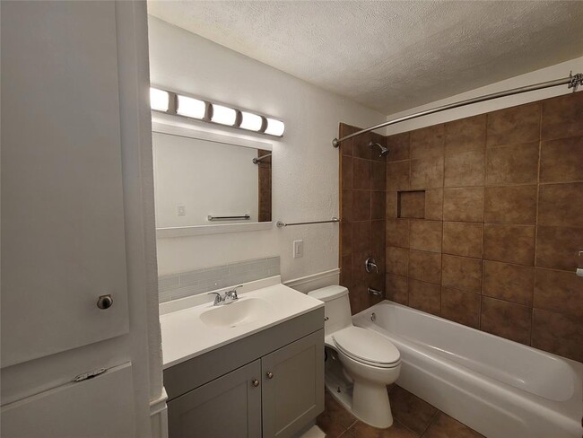 Building Photo - 2308 Barton Village Cir