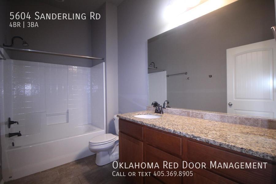 Building Photo - 5604 Sanderling Rd