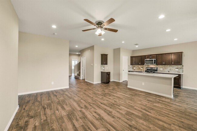 Building Photo - 21223 Riverdew Dr