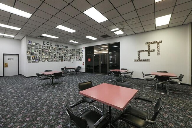 Building Photo - 7081 Environ Blvd