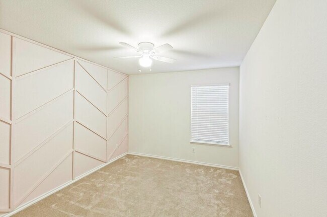 Building Photo - 1111 Emerald Gate Dr