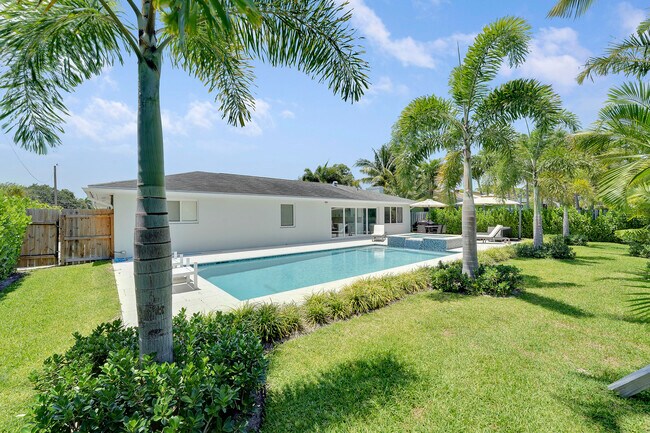 Building Photo - 744 Eastwind Dr