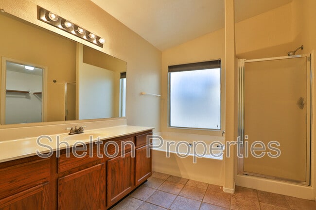 Building Photo - 8963 W Ocotillo Rd