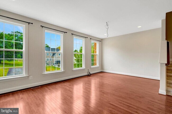 Building Photo - 8854 Orchard Ln