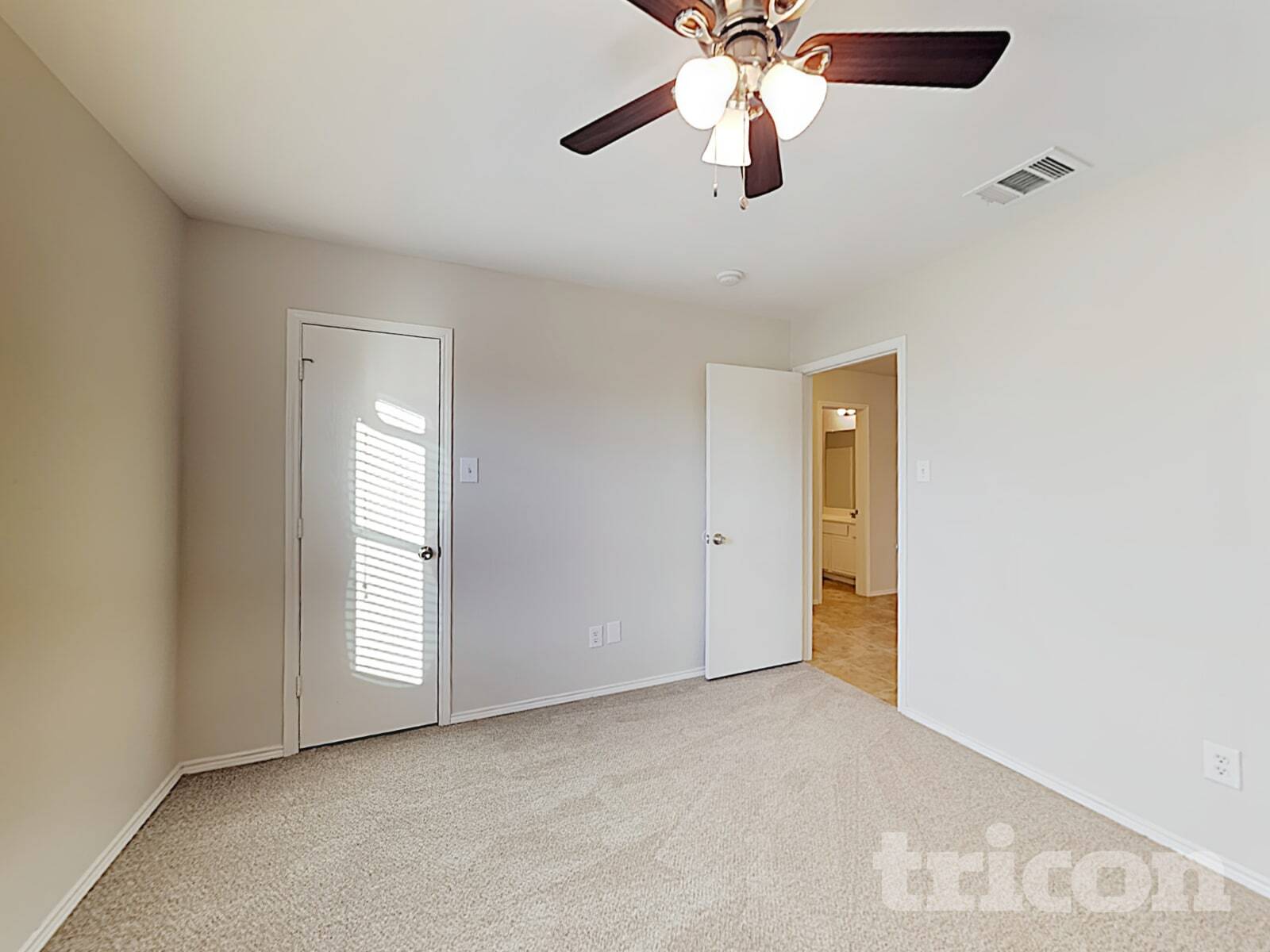 Building Photo - 413 Rustic Grove Ln
