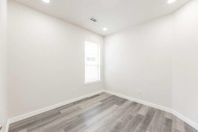 Building Photo - 8510 Chickamauga Ln