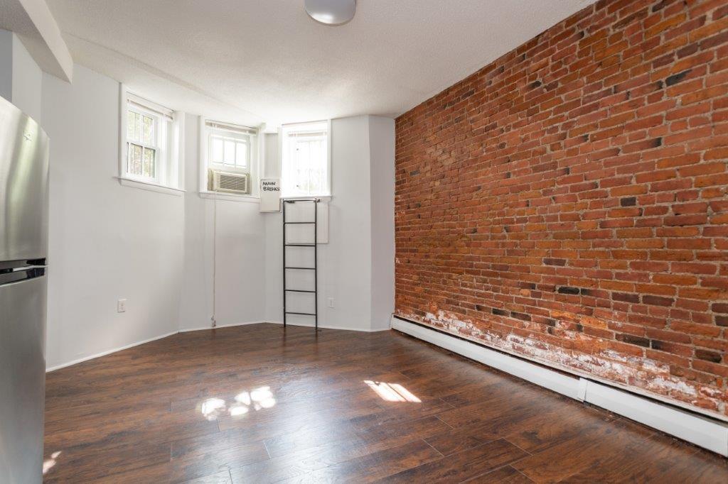 Building Photo - 19 Garrison St