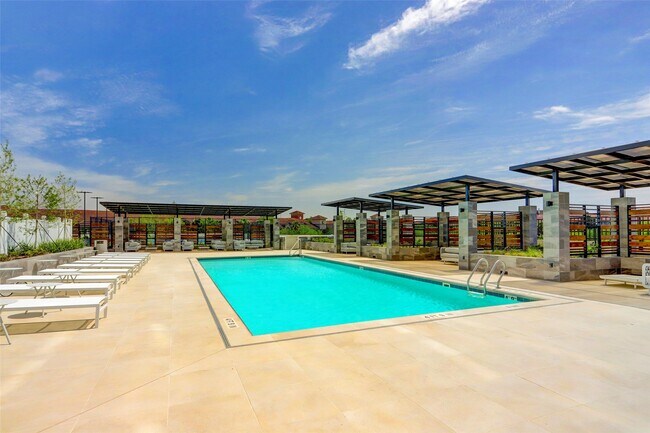 Building Photo - 1701 Hermann Dr