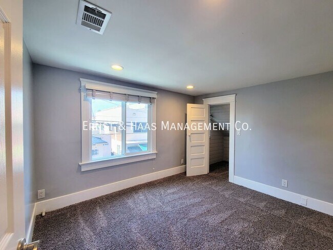 Building Photo - Historic 5-Bedroom, 4-Bath Home with Moder...