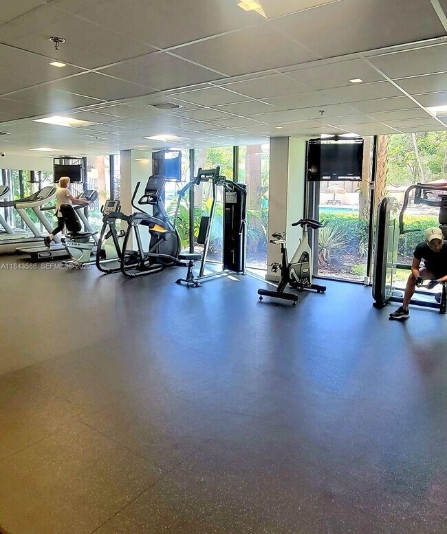 Building Photo - 540 Brickell Key Dr