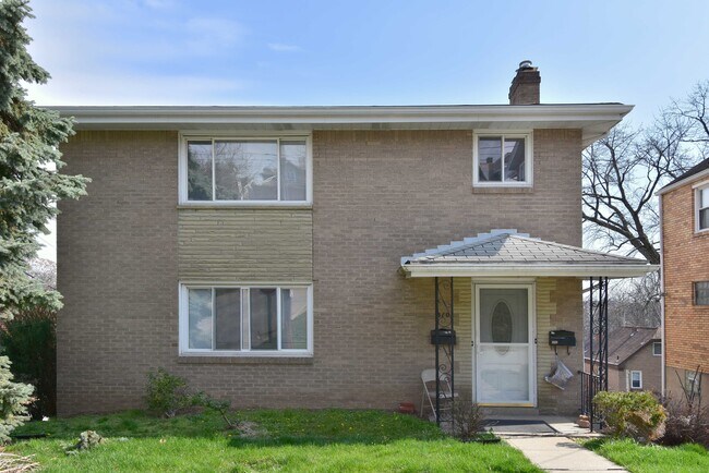 Primary Photo - 3101 Clermont Ave