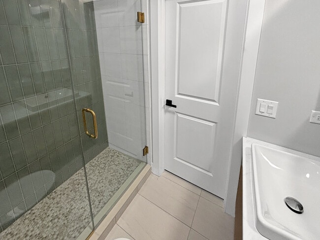 Building Photo - 2127 W 18th St