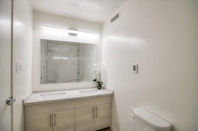 Building Photo - 2200 Pacific Ave