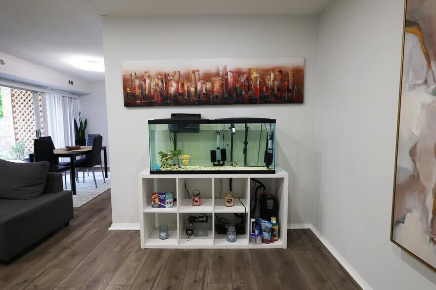 Building Photo - 2912 Kings Chapel Rd