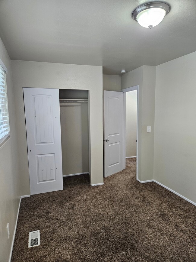 Building Photo - 3963 Dimrall Dr