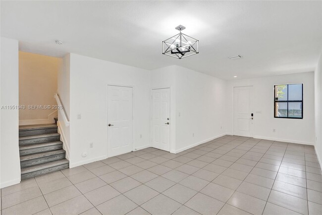 Building Photo - 25342 SW 115th Ave