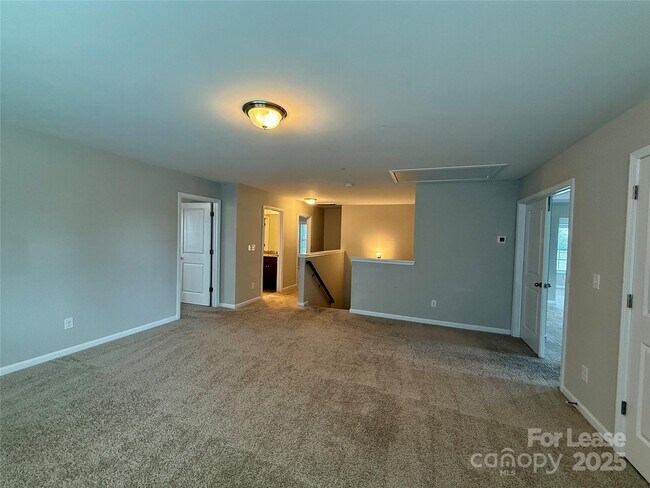 Building Photo - 106 E Americana Dr