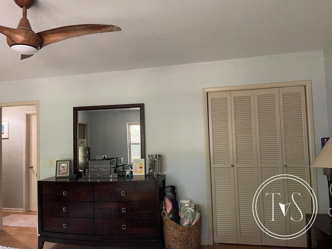 Building Photo - RATE DROP ALERT! (was $2800/month)