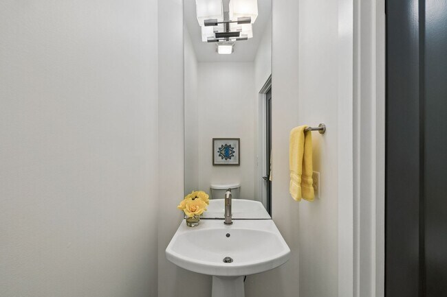 Building Photo - Secret Oasis in East Nashville - FOR LEASE
