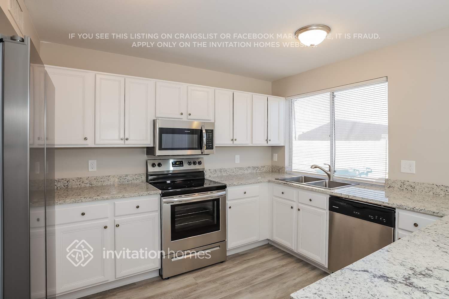 Building Photo - 2374 E Evans Dr
