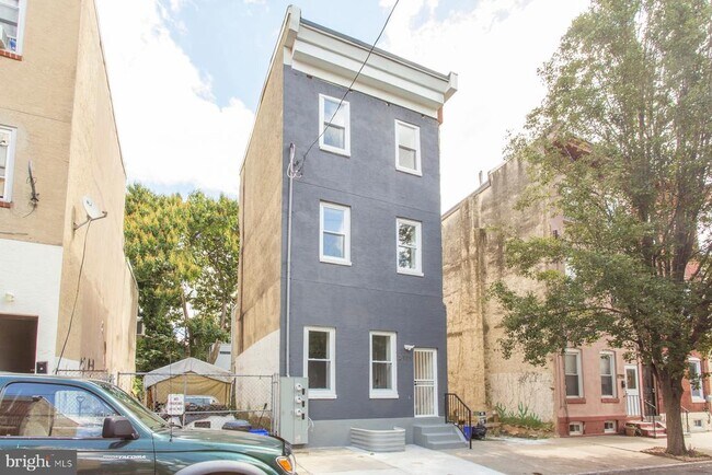 Building Photo - 2131 N 8th St