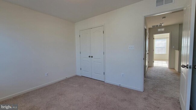 Building Photo - 39 Stafford Pl