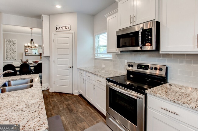 Building Photo - 3617 Chestnut Oak St