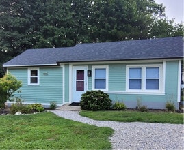 Building Photo - 55 River Ln