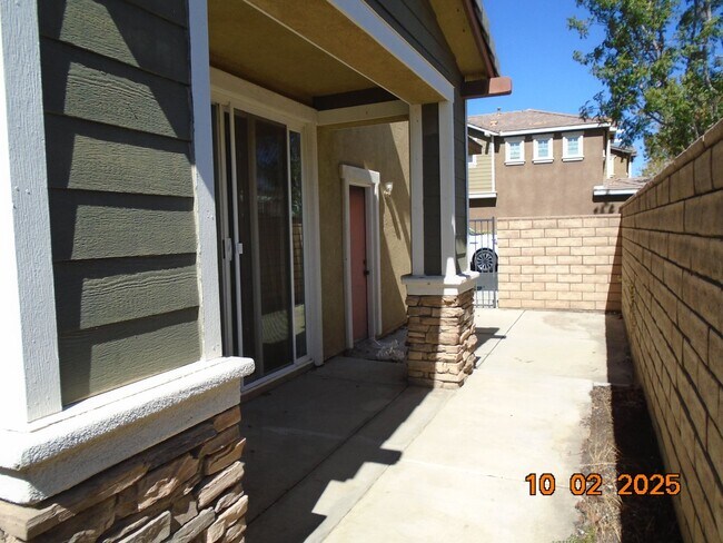 Building Photo - 2 bedroom condo in Vineyards gated community