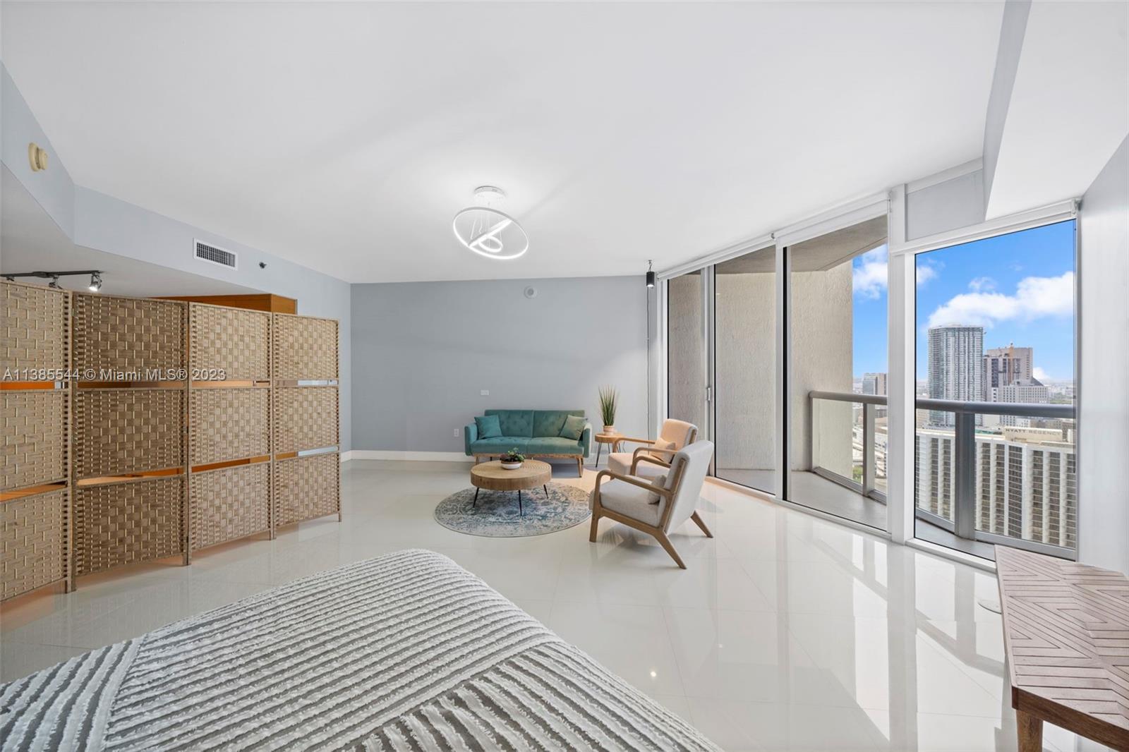 Building Photo - 475 Brickell Ave