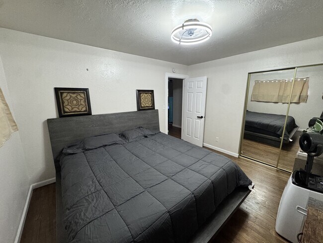 Building Photo - 2528 14th Ave Ct