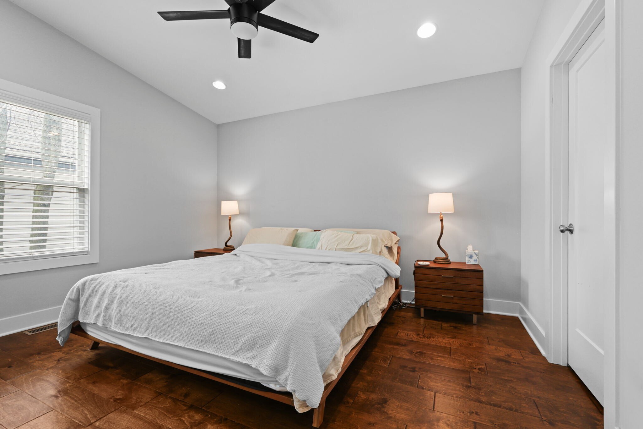 Building Photo - 2464 Broadway St