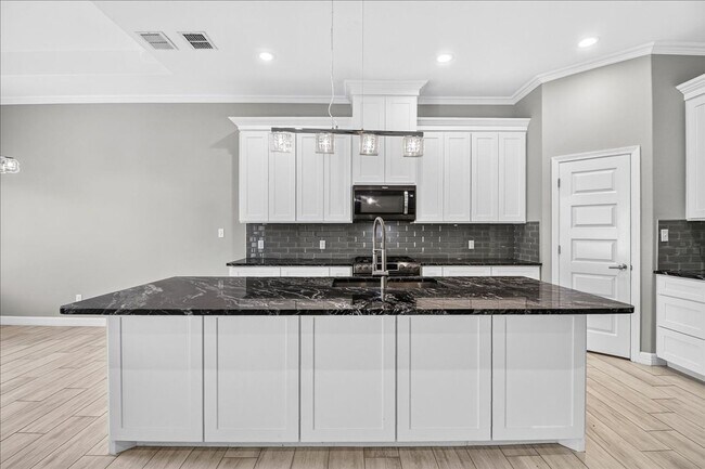 Building Photo - 6718 Stuyvesant Ct