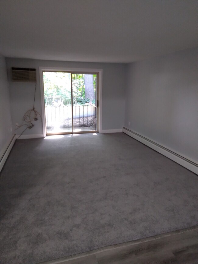 Building Photo - 13 Silvestri Cir