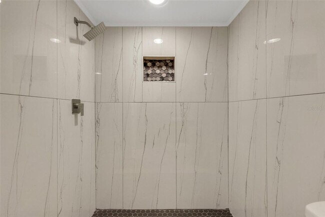 Building Photo - 2 Bed 2 Bath Unfurnished Condo - Sarasota