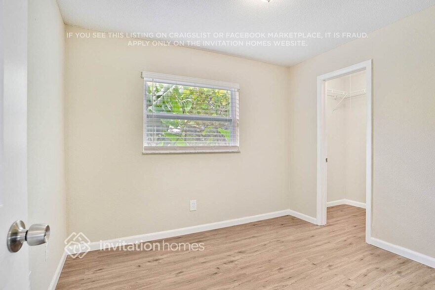 Building Photo - 4033 Castlegate Dr