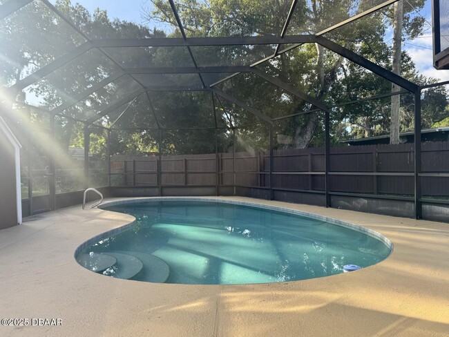 Building Photo - 543 Jacobsen Ave