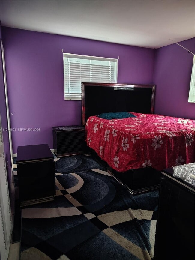 Building Photo - 1350 NE 119th St