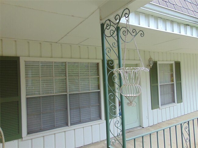 Primary Photo - 2516 Enfield Rd