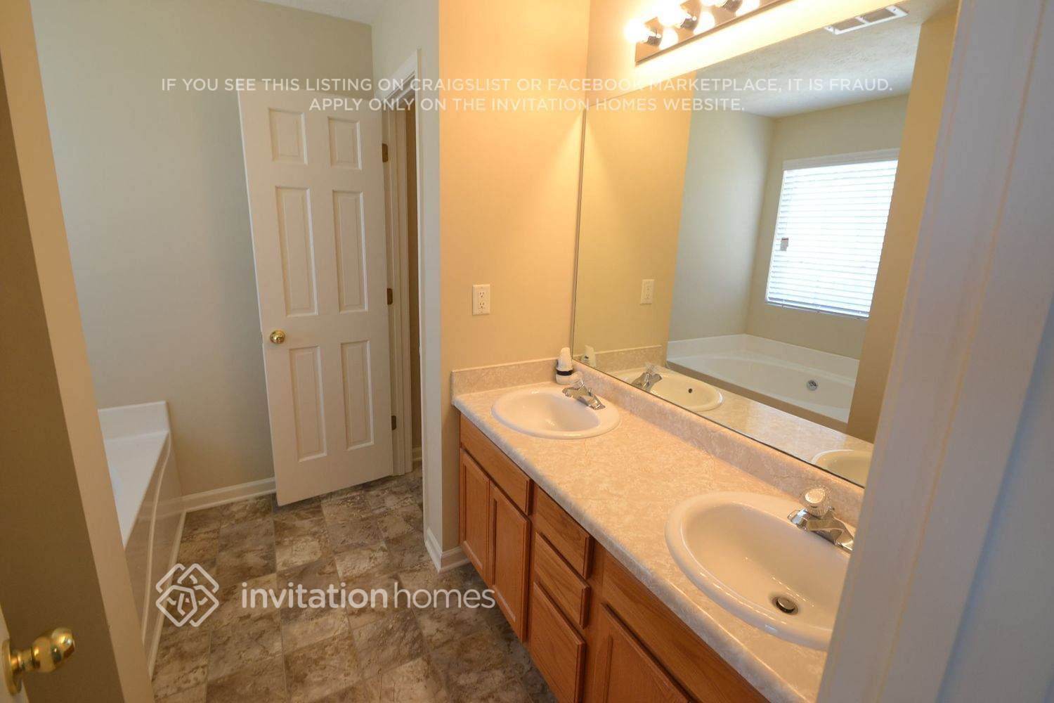 Building Photo - 4030 Hollow Springs Tr SE