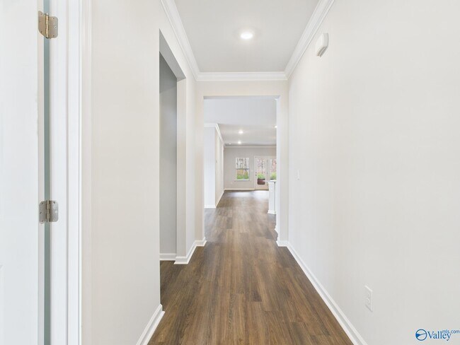 Building Photo - 157 High Leaf Dr