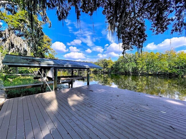 Building Photo - 1601 Riverhills Dr