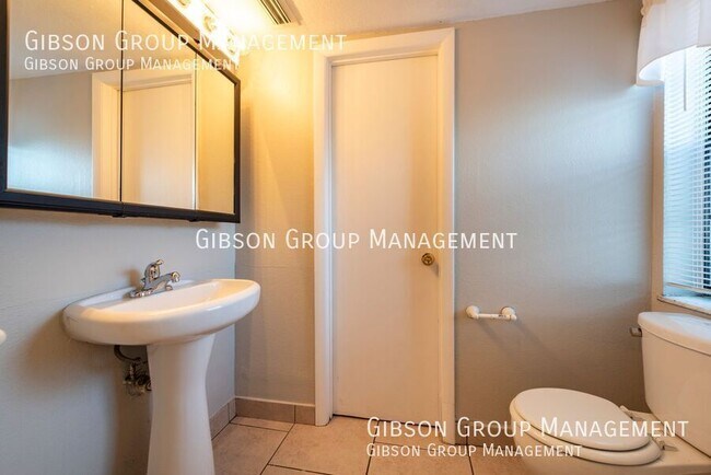 Building Photo - 1240 NW 6th Ave